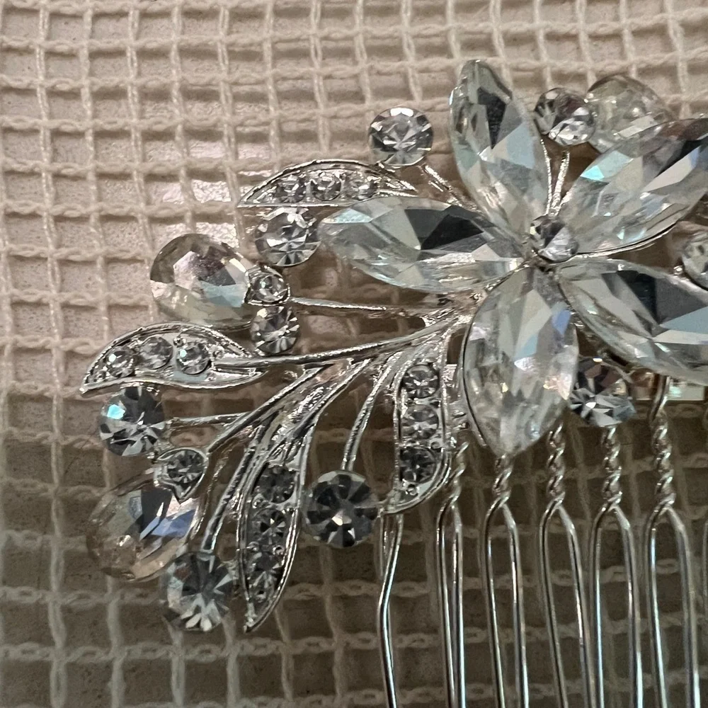 Silver Floral Rhinestones Bridal Comb